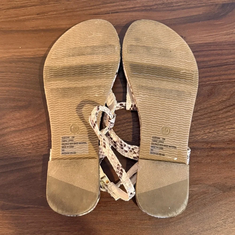 Steve Madden Surferr Snakeskin Print Thong‎ Sandals Womens 10 Flat Strappy Tan